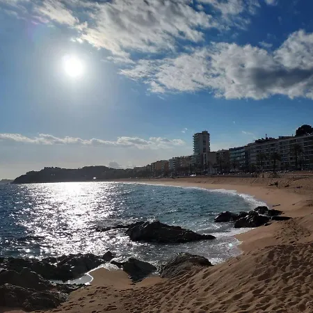 Zodiac Ab 2f * Lloret de Mar